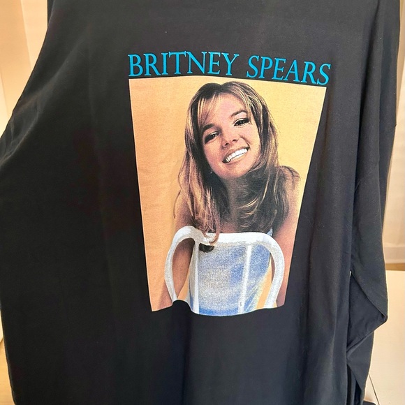 Britney Spears Tops - Black Britney Spears Graphic Long-sleeve T-Shirt